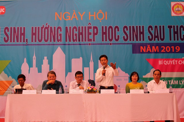 GS.TS Lê Quân-Thứ trưởng Bộ LĐ-TB&XH phát biểu tại ngày hội Tư vấn tuyển sinh, hướng nghiệp học sinh sau THCS