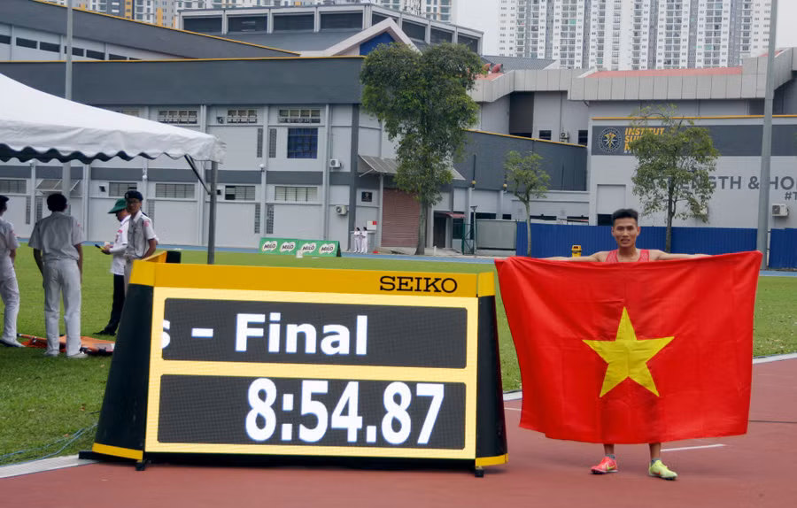 Lê Tiến Long (ảnh)…