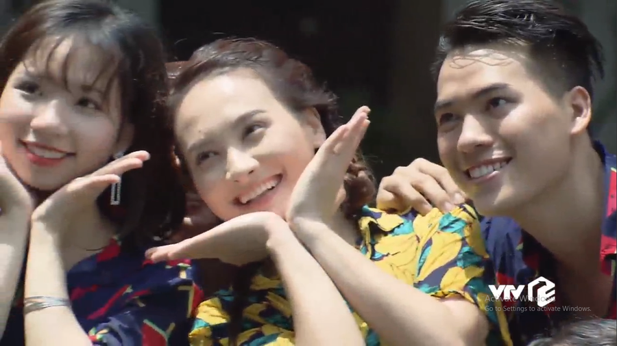 "Về nhà đi con" ngoại truyện tập 1: Thư sung sướng khi đi họp lớp. "Về nhà đi con" ngoại truyện tập 1: Thư sung sướng khi đi họp lớp.