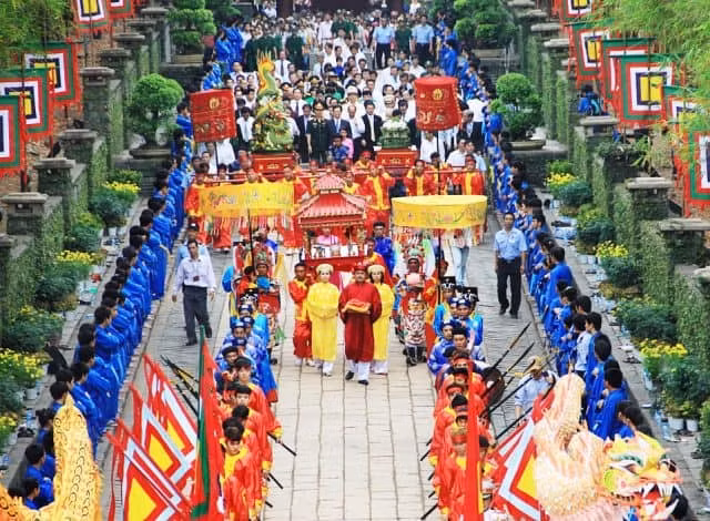 Không tổ chức các hoạt động phần Hội tại Lễ hội Đền Hùng