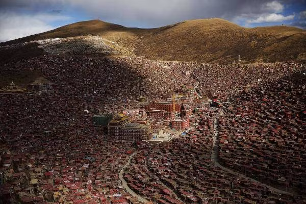 Thung lũng đỏ rực này là 