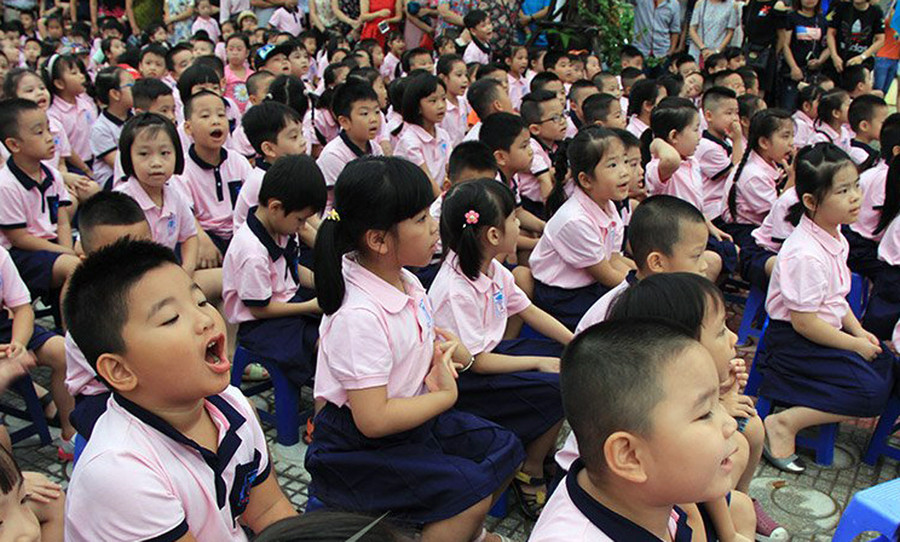 Các em hào hứng trước khi bước vào năm học mới Các em hào hứng trước khi bước vào năm học mới