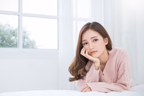 Chia tay bạn trai gia trưởng nhưng anh vẫn không để tôi yên