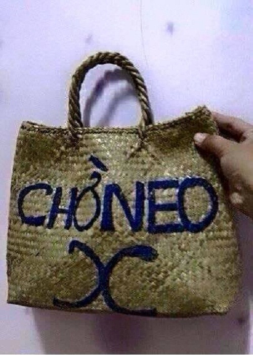 Túi xách hàng hiệu "chờ neo". Túi xách hàng hiệu chờ neo.