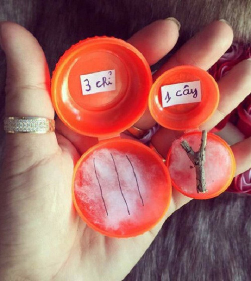 Vài chỉ, vài cây vàng cho nàng sung sướng. Vài chỉ, vài cây vàng cho nàng sung sướng.