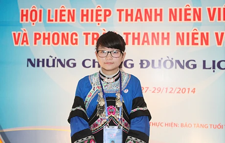 Nữ đại biểu 16 tuổi dân tộc Bố Y tự tin, giàu nhiệt huyết