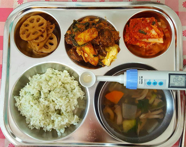 Suất ăn trưa ở trường của học sinh khắp thế giới ảnh 1 suat-an-trua-o-truong-cua-hoc-sinh-khap-the-gioi