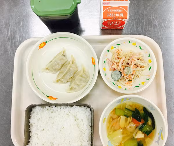 suat-an-trua-o-truong-cua-hoc-sinh-khap-the-gioi-1