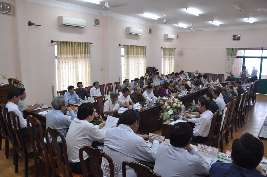 Đại biểu cử tri Ủy ban Mặt trận Tổ quốc Việt Nam tỉnh Bình Định và các tổ chức thành viên vui mừng với kết quả kỳ thọp thứ 4-Quốc hội khóa XIV.