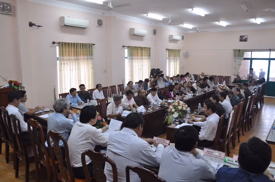 Đại biểu cử tri Ủy ban Mặt trận Tổ quốc Việt Nam tỉnh Bình Định và các tổ chức thành viên vui mừng với kết quả kỳ thọp thứ 4-Quốc hội khóa XIV. Đại biểu cử tri Ủy ban Mặt trận Tổ quốc Việt Nam tỉnh Bình Định và các tổ chức thành viên vui mừng với kết quả kỳ thọp thứ 4-Quốc hội khóa XIV.