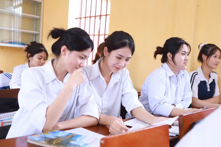 Các thí sinh lớp 12 tỉnh Nam Định đã hoàn thành khâu ôn thi để sẵn sàng bước vào kỳ thi chính thức. Ảnh: Đình Tuệ.