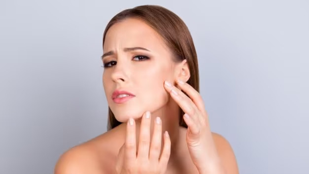 Với xà phòng, việc rửa mặt trở nên khó khăn. (Ảnh: ITN). Với xà phòng, việc rửa mặt trở nên khó khăn. (Ảnh: ITN).