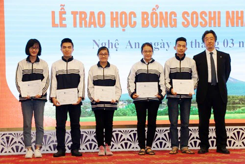 Trao học bổng Shosi Nhật Bản cho học sinh Nghệ An năm 2016