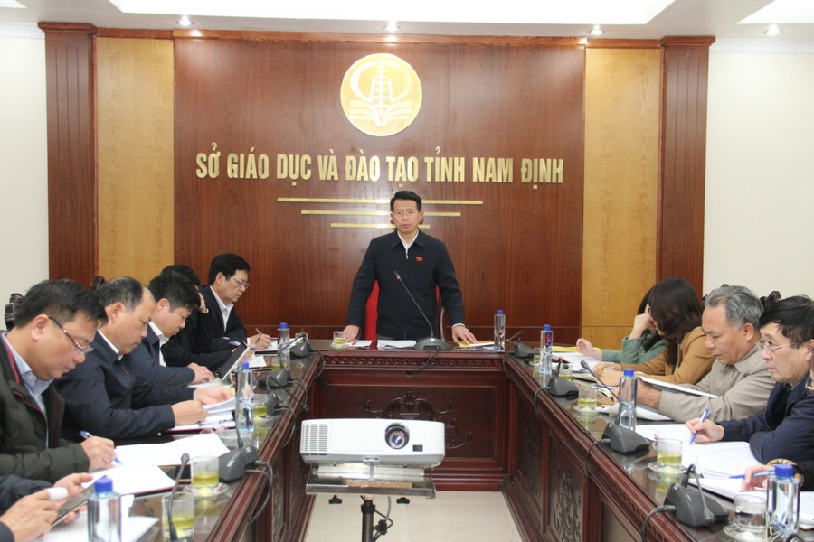 Đoàn giám sát làm việc tại Sở GD&amp;ĐT Nam Định.