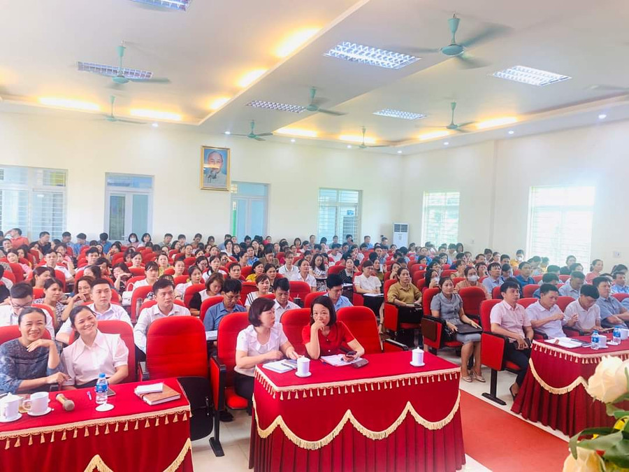 Đại diện các trường trên địa bàn huyện Ba Vì tham dự Hội nghị tổng kết. Đại diện các trường trên địa bàn huyện Ba Vì tham dự Hội nghị tổng kết.