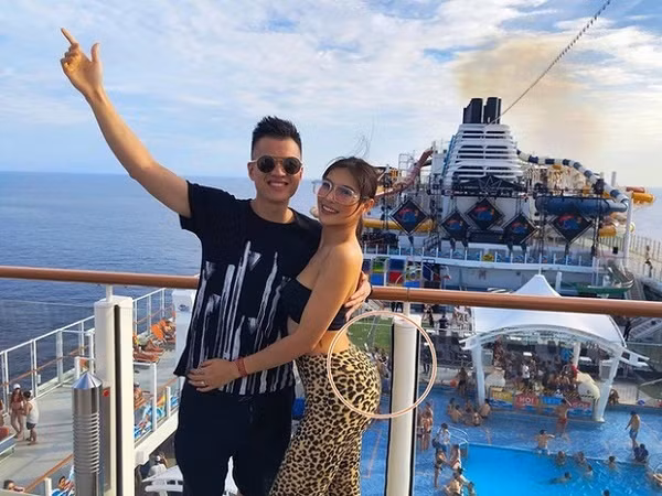  Kỳ Duyên, Hà Hồ photo shop quá tay vẫn chưa bằng sao nữ này khi uốn cong cả vòng ba