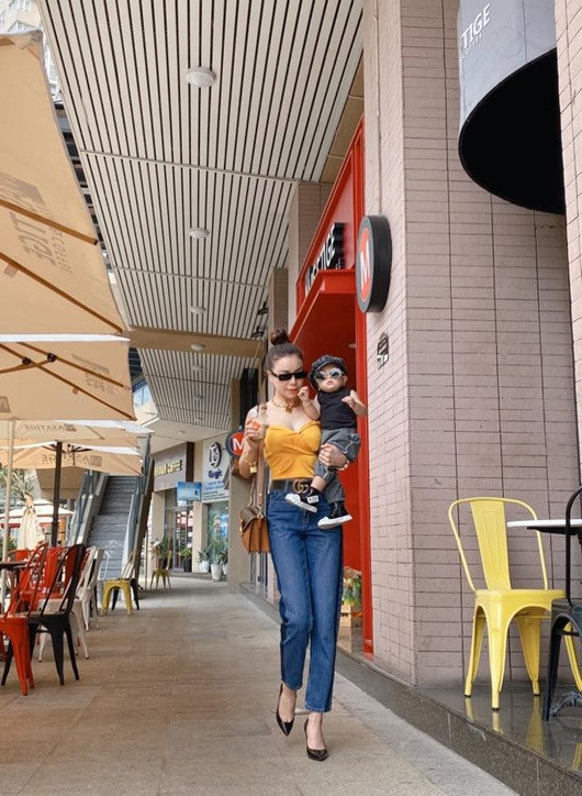 Xuất hiện cặp mẹ con Xuất hiện cặp mẹ con