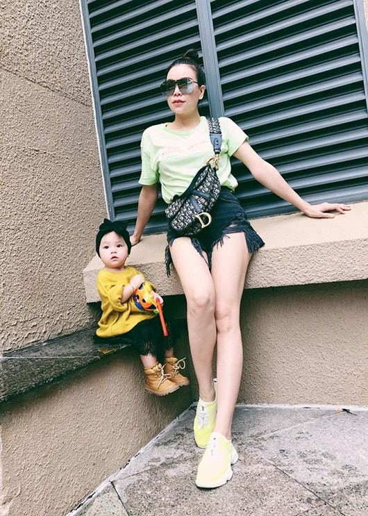 Xuất hiện cặp mẹ con Xuất hiện cặp mẹ con