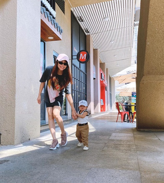 Xuất hiện cặp mẹ con Xuất hiện cặp mẹ con