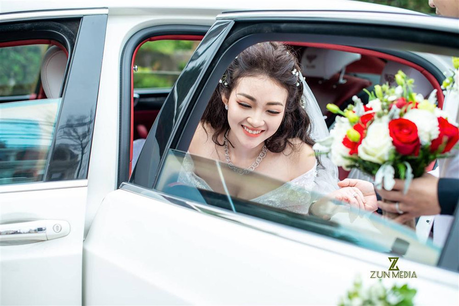 Cuộc sống sau đám cưới của cô dâu ở lâu đài 7 tầng, của hồi môn 200 cây vàng ảnh 5 Hé lộ bất ngờ về cuộc sống sau đám cưới của cô dâu ở trong lâu đài 7 tầng, của hồi môn 200 cây vàng, kinh ngạc nhất chính là nhan sắc-5