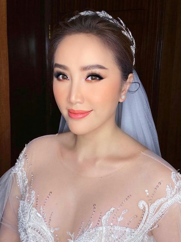 Nhan sắc 4 mỹ nhân vừa giàu vừa giỏi cùng lên xe hoa vào tháng 11