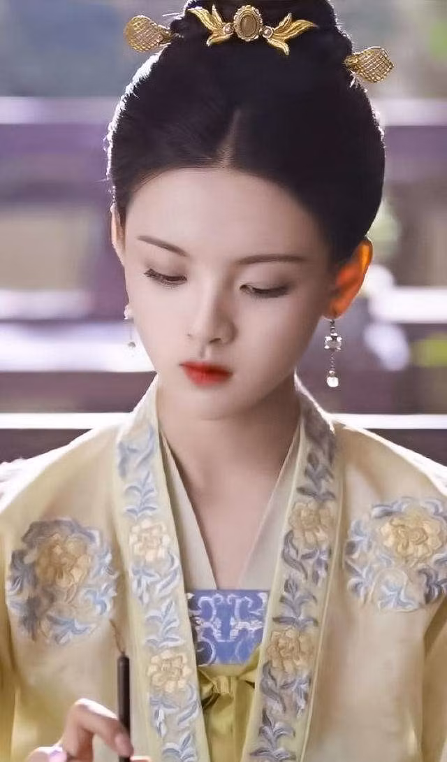 Tạo hình cổ trang mới nhất của Dương Siêu Việt vấp phải chỉ trích từ cư dân mạng ảnh 5