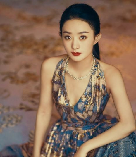 Dương Mịch - Triệu Lệ Dĩnh tranh giành vai chính trong phim của Chính Ngọ Dương Quang? ảnh 3 Dương Mịch Triệu Lệ Dĩnh đấu đá, tranh giành vai chính trong phim của Chính Ngọ Dương Quang? ảnh 2