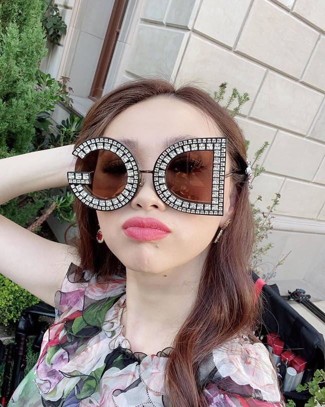 Cuộc sống vô cùng sang chảnh của con gái nữ triệu phú người Việt - Mimi Morris ảnh 5 Thần thái đỉnh cao cùng cuộc sống sang chảnh của con gái nữ triệu phú người Việt Mimi Morris ảnh 4