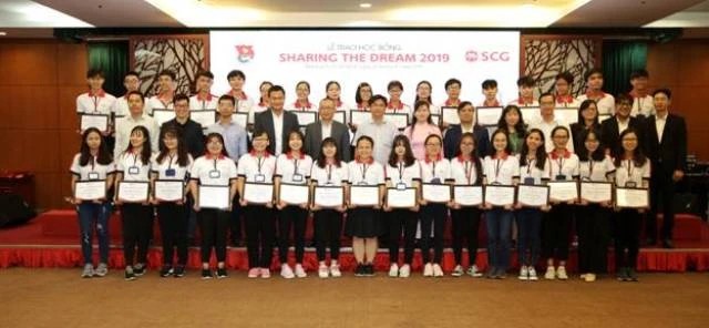 Nhiều bạn trẻ Việt Nam nhận học bổng SCG Sharing The Dream.