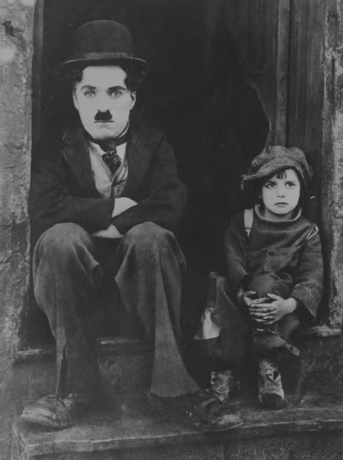 Bi kịch cuộc đời sao nhí Vua hề Sác-lô: kiếm thật nhiều tiền rồi bị cha mẹ lừa ảnh 1