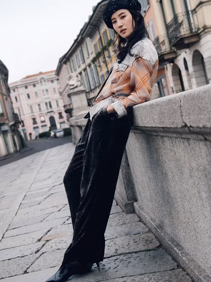 Ngắm gu thời trang cực kỳ sang chảnh của Lưu Diệc Phi ảnh 5