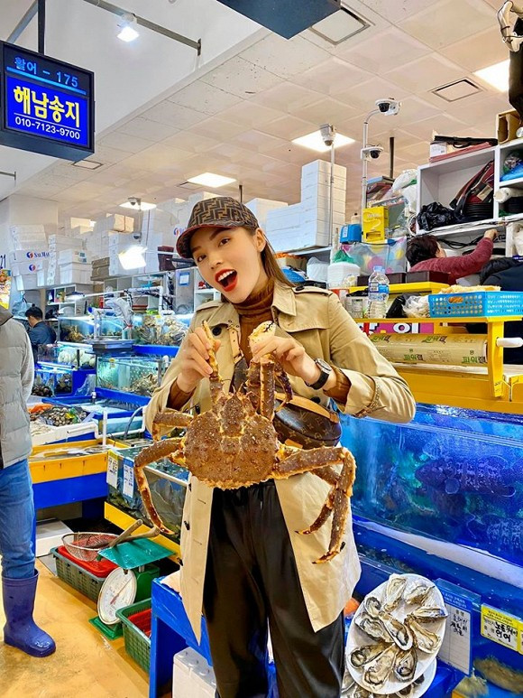 Kỳ Duyên, Kỳ Duyên mua hàng hiệu, sao việt 