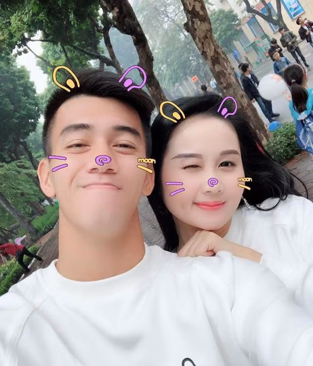  Ngọc Quyên, năm nay 24 tuổi, tốt nghiệp ngành Múa, ĐH Sân khấu - Điện ảnh và hiện làm giáo viên dạy múa tại Nghệ An.