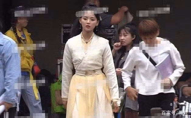 Tạo hình cổ trang mới nhất của Dương Siêu Việt vấp phải chỉ trích từ cư dân mạng ảnh 2