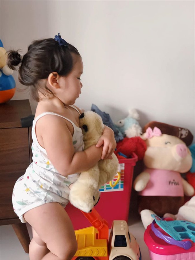 “Đẳng cấp” richkid như con gái siêu mẫu Hà Anh: Quần áo, đồ chơi đều là hàng hiệu, tủ giày riêng gần trăm đôi ảnh 10 “Đẳng cấp” richkid như con gái siêu mẫu Hà Anh: Quần áo, đồ chơi đều là hàng hiệu, tủ giày riêng gần trăm đôi ảnh 10