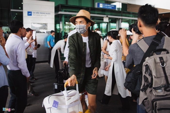 Khổng Tú Quỳnh chạm mặt Ngô Kiến Huy khi tới lễ cưới Đông Nhi ảnh 3 Khổng Tú Quỳnh chạm mặt Ngô Kiến Huy khi tới lễ cưới Đông Nhi ảnh 3