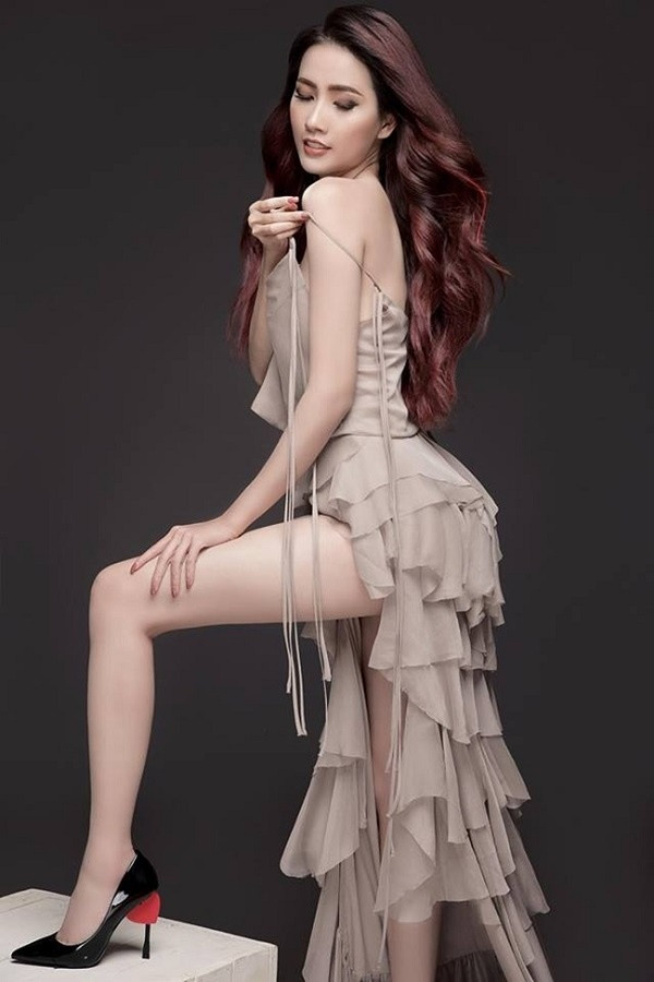 Nóng bỏng lại giàu có, 4 chân dài miền Tây này vẫn độc thân khiến fan nam phát cuồng ảnh 7 Nóng bỏng lại giàu có nhưng chân dài miền Tây này vẫn độc thân khiến fan nam phát cuồng