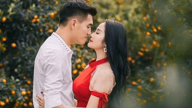  Nguyễn Tiến Linh đang là tiền đạo trẻ tài năng của bóng đá Việt Nam. Sau những gì đã thể hiện trong trận đấu gặp Indonesia, Tiến Linh nhiều khả năng sẽ được HLV Park tiếp tục trao niềm tin.&nbsp;Ưu điểm của Tiến Linh chính là khả năng chạy chỗ thông minh để tìm khoảng trống trước khi tung ra đòn quyết định tung lưới đối thủ.
