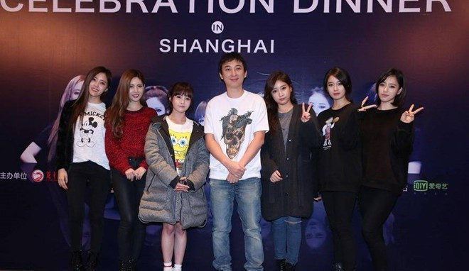 Vương Tư Thông chi tiền mời T-Ara về biểu diễn và tặng siêu xe cho mỗi thành viên. Thiếu gia giải trí Trung Quốc bị cấm đi máy bay