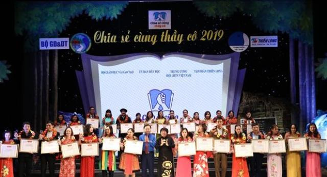 63 thầy cô được tuyên dương trong chương trình "Chia sẻ cùng thầy cô năm 2019".