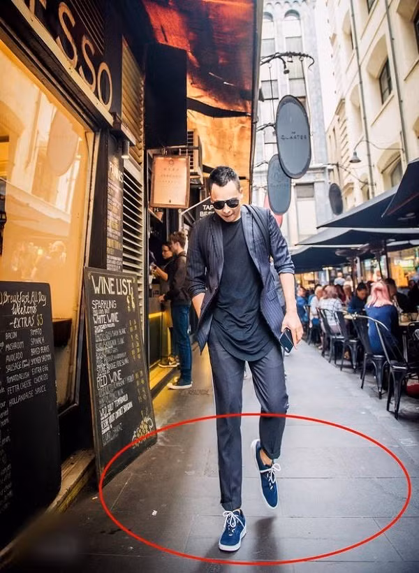  Kỳ Duyên, Hà Hồ photo shop quá tay vẫn chưa bằng sao nữ này khi uốn cong cả vòng ba