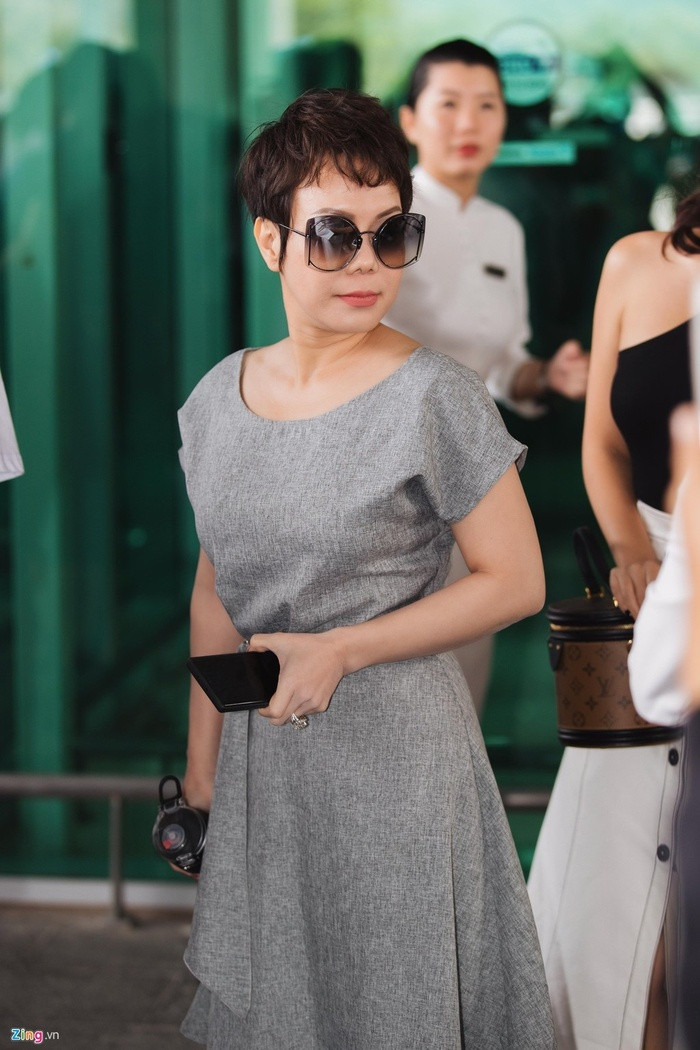 Khổng Tú Quỳnh chạm mặt Ngô Kiến Huy khi tới lễ cưới Đông Nhi ảnh 8 Khổng Tú Quỳnh chạm mặt Ngô Kiến Huy khi tới lễ cưới Đông Nhi ảnh 8