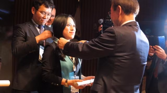 Minh Phương vinh hạnh với danh hiệu "Công dân danh dự Seoul". 