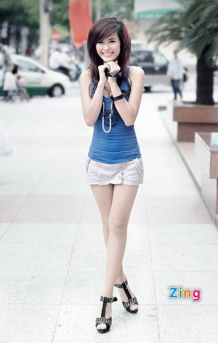 Phong cách thời trang ngày càng đẹp sau 10 năm của Đông Nhi ảnh 4