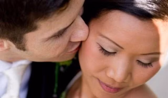 2 khu vực cấm hôn trên cơ thể kẻo nguy hiểm tính mạng ảnh 2 dung dai hon vao 2 khu vuc "cam ki" nay tren co the, da co nguoi thiet mang vi no - 4