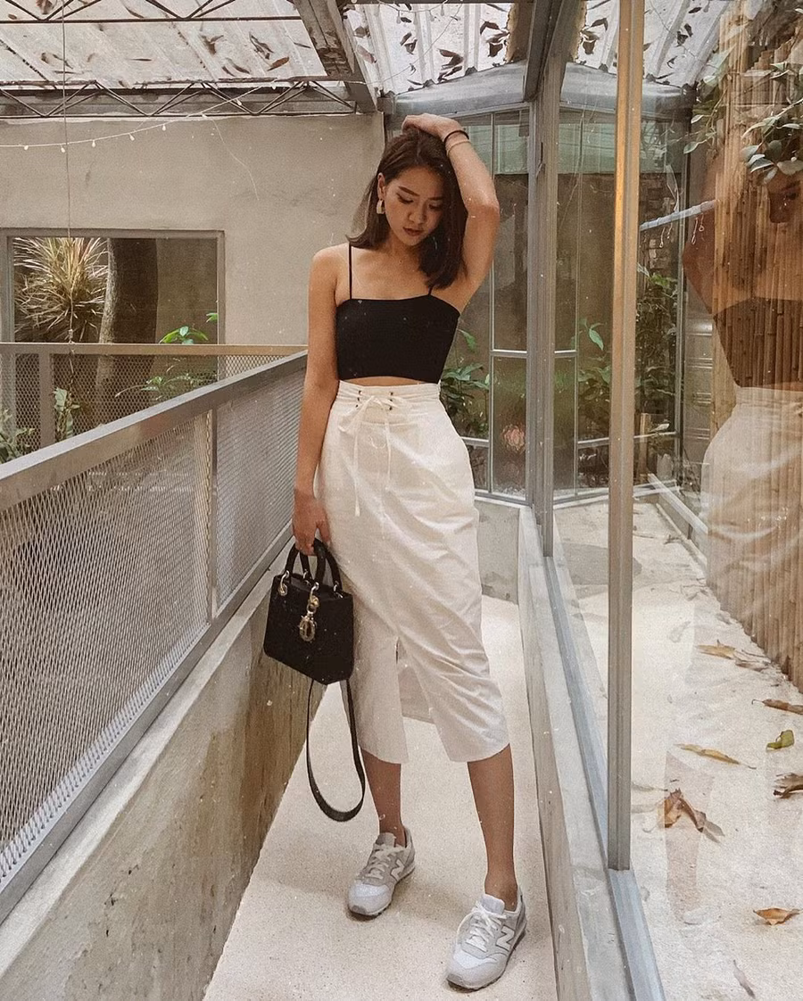 Cứ cho là giày sneakers mix kiểu gì cũng ổn đi, nhưng bạn sao có thể làm ngơ trước 4 cách diện đẹp mê này-14