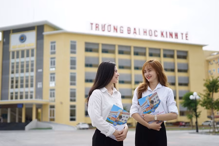 Trường Đại học Kinh tế, ĐH Huế sẽ tổ chức nhập học chính thức cho tân sinh viên từ 7h30 ngày 21/8/2019 tại 99 Hồ Đắc Di, thành phố Huế.
