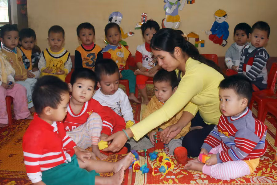 Chế độ chính sách với giáo viên nói chung và giáo viên mầm non nói riêng cần được xem xét kỹ lưỡng. Ảnh: Đức Chiêm