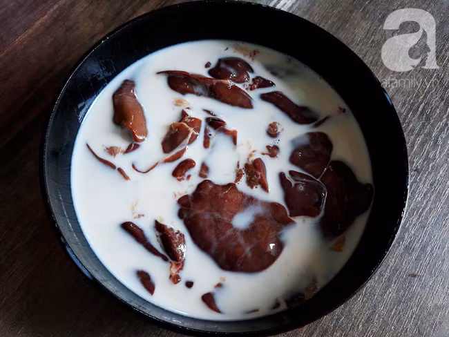 Nguyên liệu làm món pate gan Hải Phòng. 