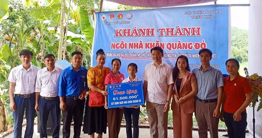 Khánh thành ngôi nhà “Khăn quàng đỏ” cho học sinh có hoàn cảnh khó khăn.